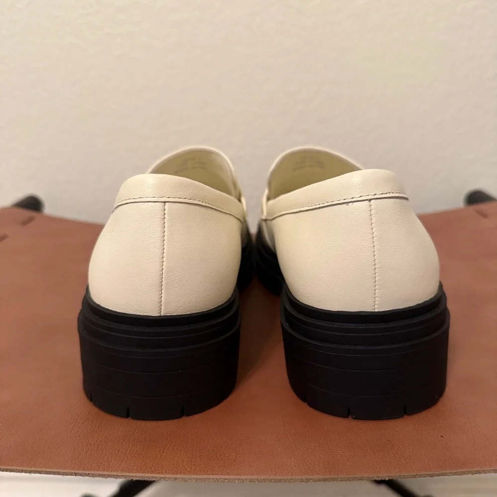 Quince| EUC Women’s Size 7 Cream Loafers with Black Soles - Picture 9 of 14